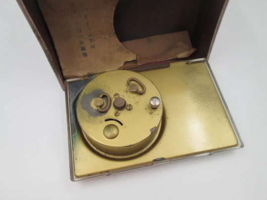 Reloj despertador de sobremesa Seiko Puppet. Forma de libro. Cuerda manual. Japón. 1970 Reloj despertador de sobremesa Seiko Puppet. Forma de libro. Cuerda manual. Japón. 1970