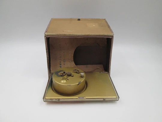 Reloj despertador de sobremesa Seiko Puppet. Forma de libro. Cuerda manual. Japón. 1970 Reloj despertador de sobremesa Seiko Puppet. Forma de libro. Cuerda manual. Japón. 1970