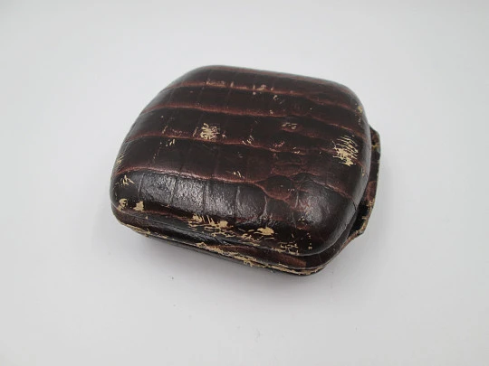 Reloj despertador de sobremesa y viaje Junghans Bivox. Metal dorado. Alemania. 1960 Reloj despertador de sobremesa y viaje Junghans Bivox. Metal dorado. Alemania. 1960