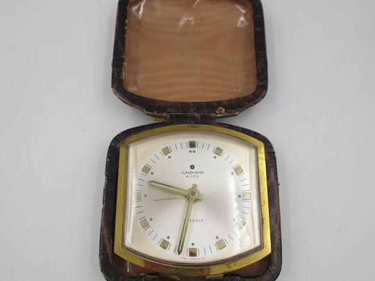 Reloj despertador de sobremesa y viaje Junghans Bivox. Metal dorado. Alemania. 1960 Reloj despertador de sobremesa y viaje Junghans Bivox. Metal dorado. Alemania. 1960