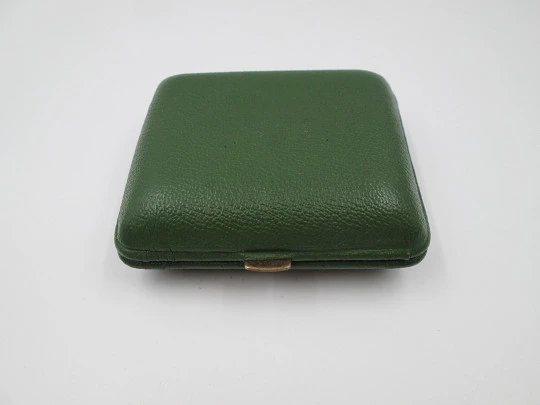 Reloj despertador de sobremesa y viaje Kienzle. Cuerda manual. Metal dorado Reloj despertador de sobremesa y viaje Kienzle. Cuerda manual. Metal dorado