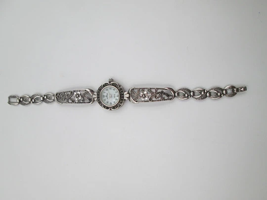 Reloj mujer Minister. Plata de ley y marquesitas. Dial nácar. Brazalete calado Reloj mujer Minister. Plata de ley y marquesitas. Dial nácar. Brazalete calado
