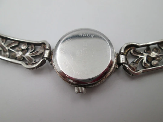 Reloj mujer Minister. Plata de ley y marquesitas. Dial nácar. Brazalete calado Reloj mujer Minister. Plata de ley y marquesitas. Dial nácar. Brazalete calado