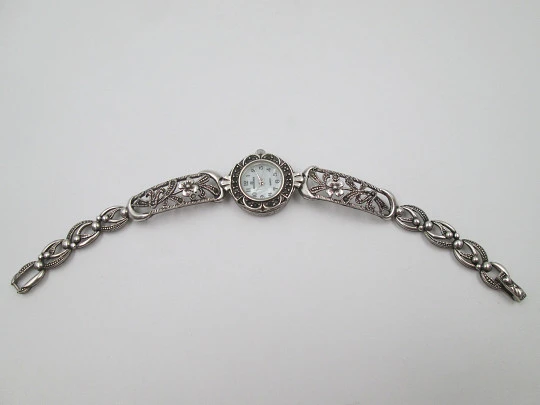 Reloj mujer Minister. Plata de ley y marquesitas. Dial nácar. Brazalete calado Reloj mujer Minister. Plata de ley y marquesitas. Dial nácar. Brazalete calado