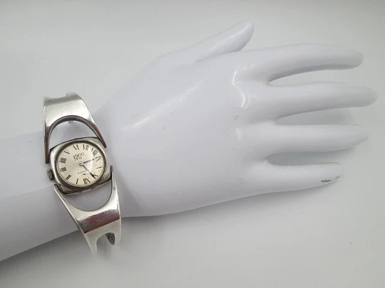 Reloj mujer Mondia con brazalete Puig Doria. Plata de ley 800 milésimas. Cuerda manual