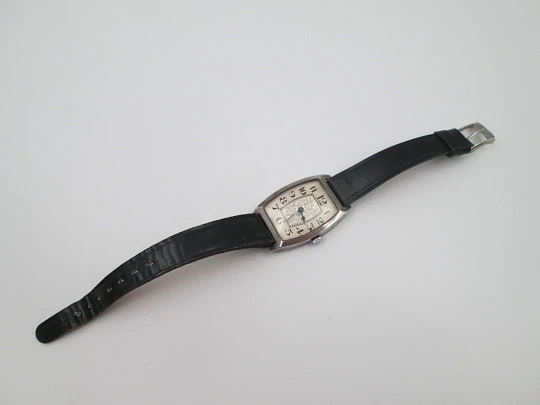 Reloj plata de ley 875 milésimas. Cuerda manual. Correa piel. Suiza. 1940
