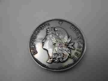 República Francesa. Fondo escolar Nogent. Plata de ley. Lancelot / Bescher. 1887