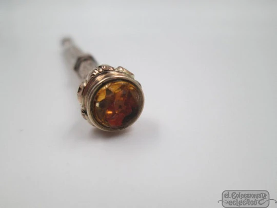 Retractable mechanical pencil. Gold plated. 1900's. Amber stone