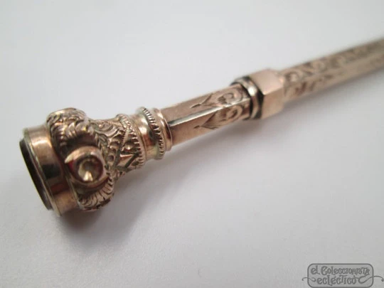 Retractable mechanical pencil. Gold plated. 1900's. Amber stone