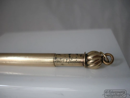 Retractable propelling pencil. Gold plated. Sampson Mordan. 1900. Ring