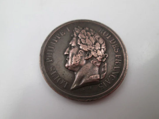Rey Luis Felipe I de Francia medalla cobre. Busto y jinete. Jean Jacques Barré. 1842