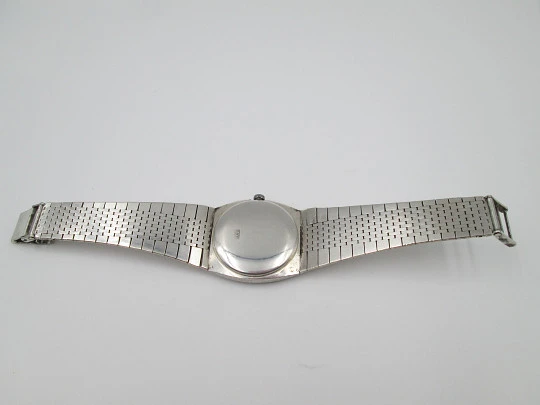 Rhone. Plata de ley 800 milésimas. Cuerda manual. Brazalete. Dial gris. Suiza. 1970