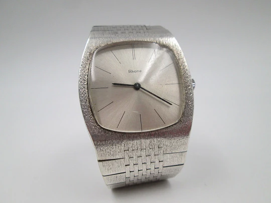 Rhone. Plata de ley 800 milésimas. Cuerda manual. Brazalete. Dial gris. Suiza. 1970