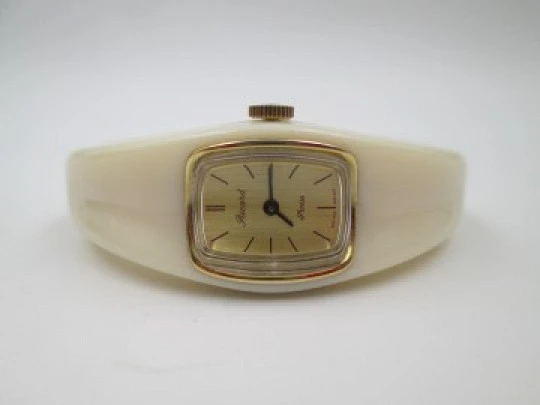 Ricard ladies bracelet / wristwatch. Ivory resin and gold plated. Manual wind. Swiss