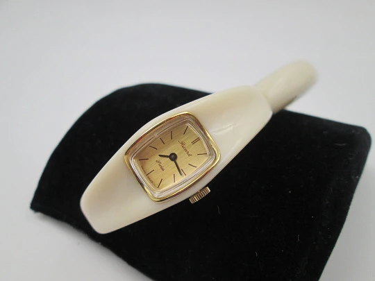 Ricard ladies bracelet / wristwatch. Ivory resin and gold plated. Manual wind. Swiss