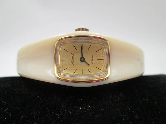 Ricard ladies bracelet / wristwatch. Ivory resin and gold plated. Manual wind. Swiss