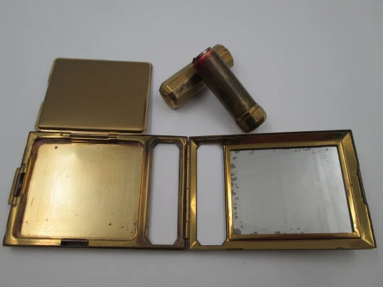 Richard Hudnut art deco powder compact. Gold plated. Lipstick and mirrow. USA. 1930's
