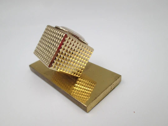 Rivo desk travel mechanical clock. Gold plated metal. Diamond pattern. Wind-up. Swiss