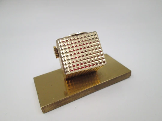 Rivo desk travel mechanical clock. Gold plated metal. Diamond pattern. Wind-up. Swiss