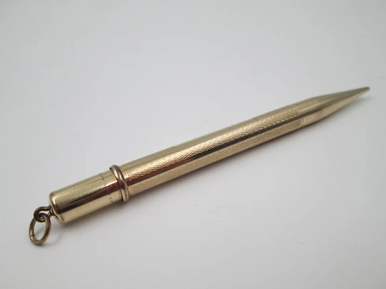 Rolled gold propelling pencil. Twist mechanism. Guilloche motif. United Kingdom