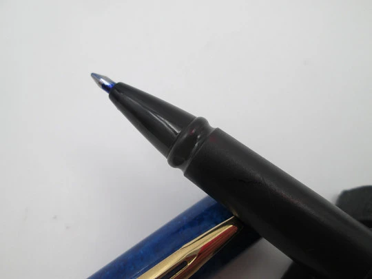 Roller Waterman Apostrophe. Laca azul mármol y detalles chapados en oro. Caja. 1990