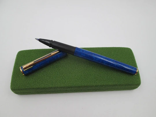 Roller Waterman Apostrophe. Laca azul mármol y detalles chapados en oro. Caja. 1990