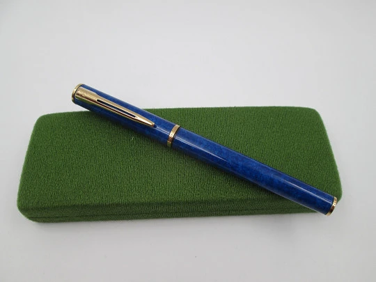 Roller Waterman Apostrophe. Laca azul mármol y detalles chapados en oro. Caja. 1990
