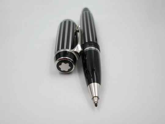 Rollerball Montblanc Boheme Stripe. Resina negra y chapados platino. 2006