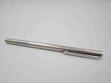 Rollerball pen. 925 sterling silver. Rhomboidal guilloche & vertical stripes. 1980's. Europe