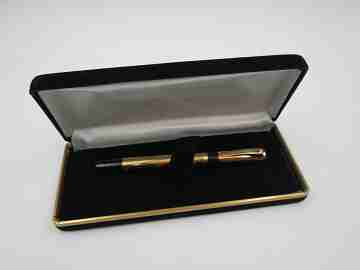 Rollerball Waterman Torsade. Resina negra y laminado oro. Diseño espiral. Caja