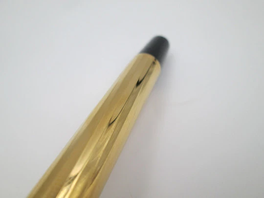 Rollerball Waterman Torsade. Resina negra y laminado oro. Diseño espiral. Caja