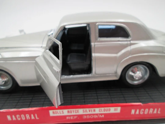 Rolls Royce Silver Cloud III miniature metal car. Nacoral. 1:29 scale. Original box. 1970's