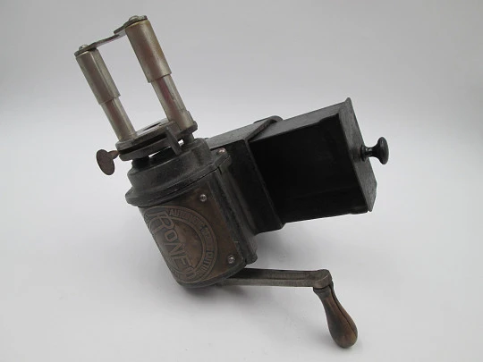 Roneo office mechanical pencil sharpener. Cast iron and steel