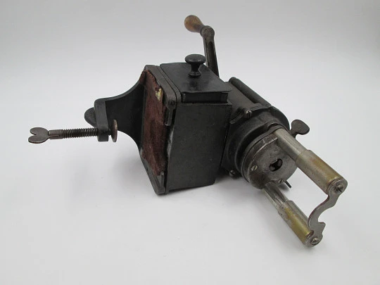 Roneo office mechanical pencil sharpener. Cast iron and steel