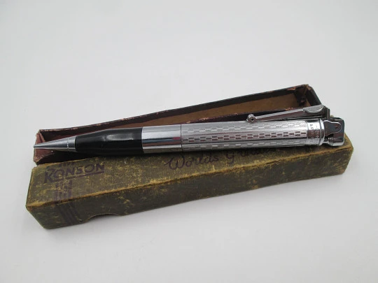 Ronson Penciliter petrol lighter with propelling pencil. Chromed metal and plastic. 1940's Ronson Penciliter petrol lighter with propelling pencil. Chromed metal and plastic. 1940's