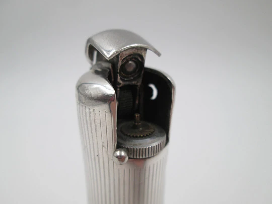 Ronson Varaflame Ladylite butane table lighter. 1960's. Chrome metal. England