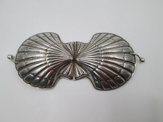 Rosariera de viaje. Concha del Peregrino. Metal plateado. Cierre de bolas. 1980. España