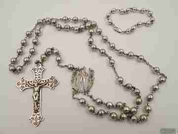 Rosario de plata de ley con pulsera a juego. Cuentas de bolas. 1950