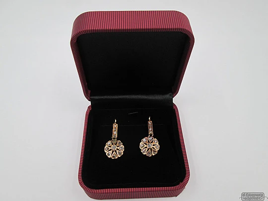Rosette earrings. 18K yellow gold & diamonds. 1920's. French clasp