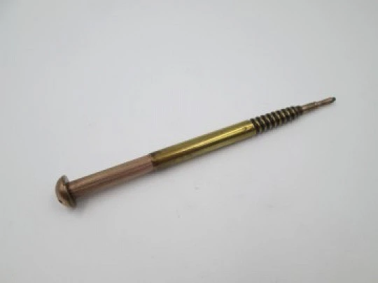 Rotating telescopic mechanical pencil. Gold plated metal. Screw shape. 1910