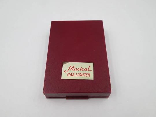 Royal MR-500 musical butane pocket lighter. Bitone metal. Original box. Japan. 1960's Royal MR-500 musical butane pocket lighter. Bitone metal. Original box. Japan. 1960's