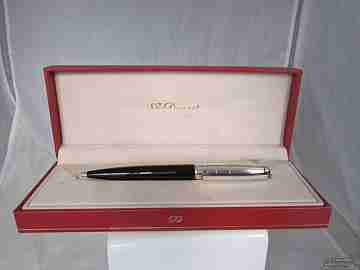 S. T. Dupont. Platinum plated. Black resin. Box. 1990's. France