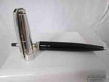 S. T. Dupont. Platinum plated. Black resin. Box. 1990's. France
