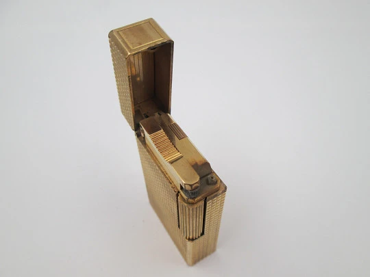 S.T. Dupont gas lighter. 20 microns gold plated. Diamond pattern. Box. France. 1990's