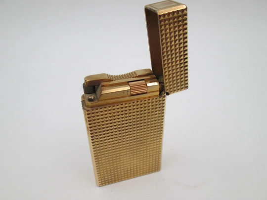S.T. Dupont gas lighter. 20 microns gold plated. Diamond pattern. Box. France. 1990's