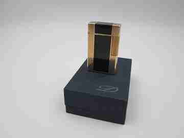 S.T. Dupont gas lighter. Black chinese lacquer & gold plated. 1980's. Original box. France
