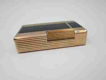 S.T. Dupont gas lighter. Black chinese lacquer & gold plated. 1980's. Original box. France