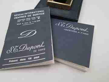 S.T. Dupont gas lighter. Black chinese lacquer & gold plated. 1980's. Original box. France