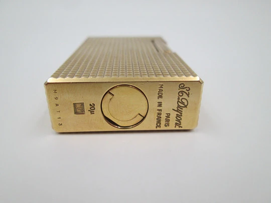 S.T. Dupont lighter. 20 micron gold plated. Diamond pattern. Box & instructions