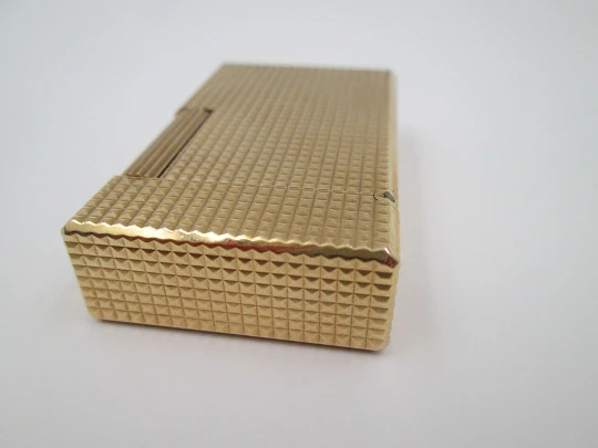 S.T. Dupont lighter. 20 micron gold plated. Diamond pattern. Box & instructions